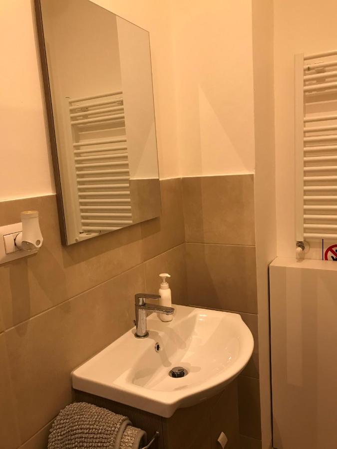 B&B Pellipario Urbino Bagian luar foto