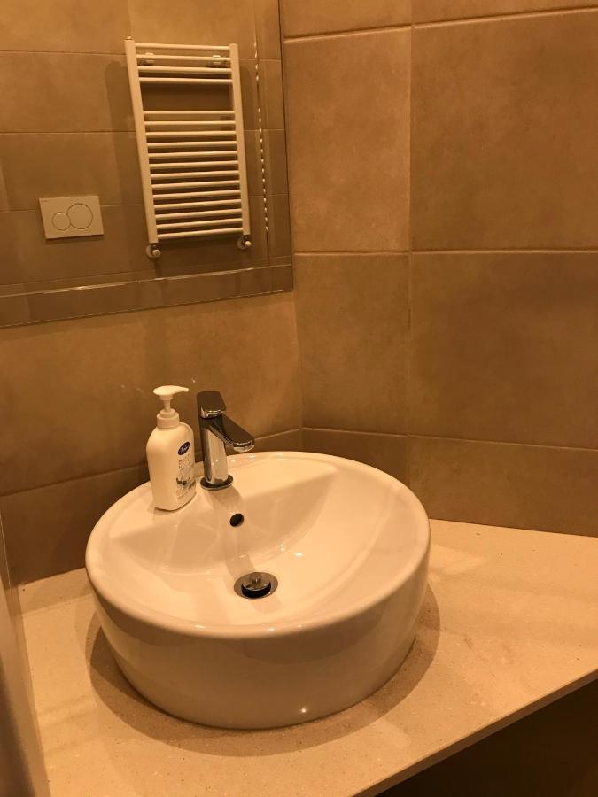 B&B Pellipario Urbino Bagian luar foto